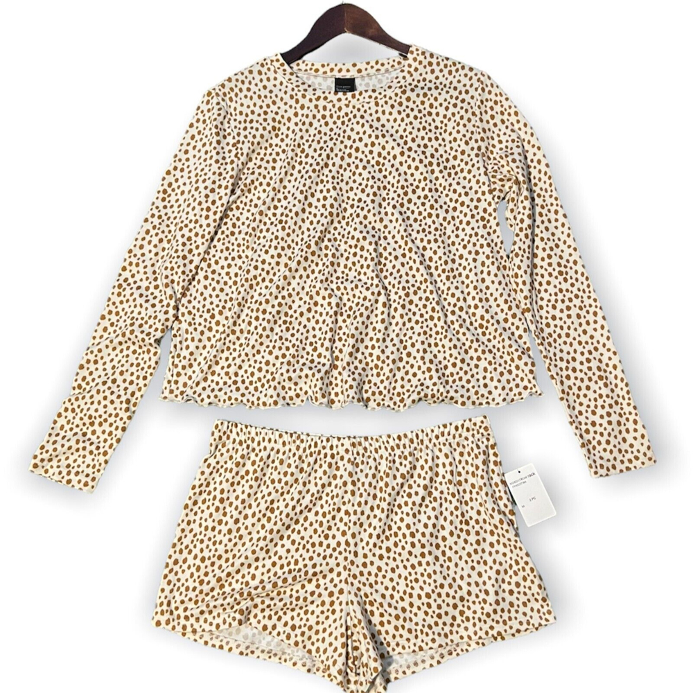 2-Piece Free Press Sleepwear Size M Round Neck Long Sleeve Lettuce Giraffe Print